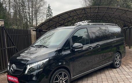 Mercedes-Benz V-Класс, 2023 год, 18 000 000 рублей, 3 фотография