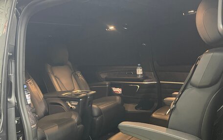 Mercedes-Benz V-Класс, 2023 год, 18 000 000 рублей, 13 фотография