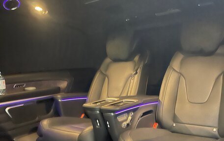 Mercedes-Benz V-Класс, 2023 год, 18 000 000 рублей, 26 фотография