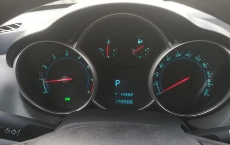 Chevrolet Cruze II, 2014 год, 800 000 рублей, 6 фотография