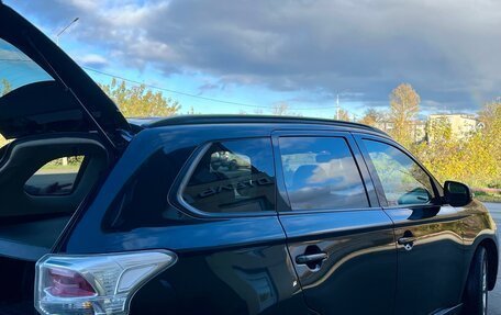 Mitsubishi Outlander III рестайлинг 3, 2013 год, 1 300 000 рублей, 1 фотография