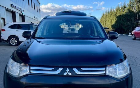 Mitsubishi Outlander III рестайлинг 3, 2013 год, 1 300 000 рублей, 4 фотография