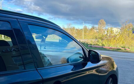 Mitsubishi Outlander III рестайлинг 3, 2013 год, 1 300 000 рублей, 2 фотография