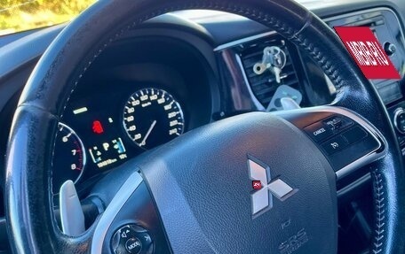 Mitsubishi Outlander III рестайлинг 3, 2013 год, 1 300 000 рублей, 14 фотография