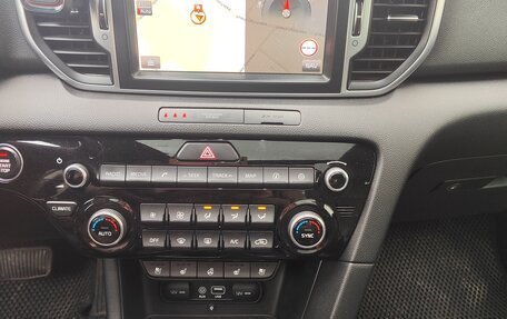 KIA Sportage IV рестайлинг, 2018 год, 2 000 000 рублей, 4 фотография