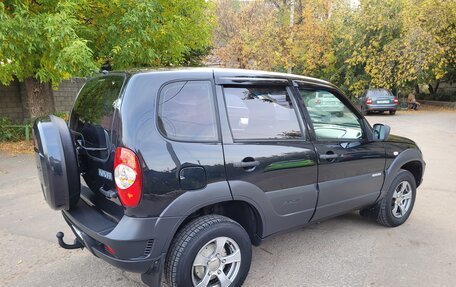 Chevrolet Niva I рестайлинг, 2018 год, 748 000 рублей, 5 фотография