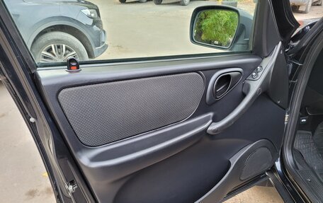 Chevrolet Niva I рестайлинг, 2018 год, 748 000 рублей, 12 фотография