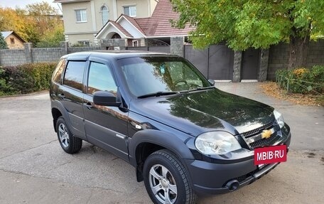 Chevrolet Niva I рестайлинг, 2018 год, 748 000 рублей, 3 фотография