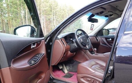 Infiniti QX50 I рестайлинг, 2015 год, 2 200 000 рублей, 17 фотография