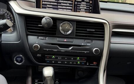 Lexus RX IV рестайлинг, 2018 год, 4 500 000 рублей, 7 фотография