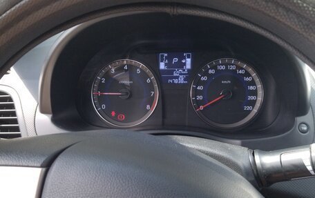 Hyundai Solaris II рестайлинг, 2015 год, 1 100 000 рублей, 3 фотография