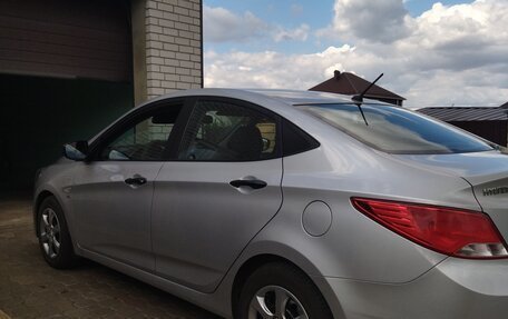 Hyundai Solaris II рестайлинг, 2015 год, 1 100 000 рублей, 10 фотография