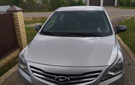 Hyundai Solaris II рестайлинг, 2015 год, 1 100 000 рублей, 12 фотография