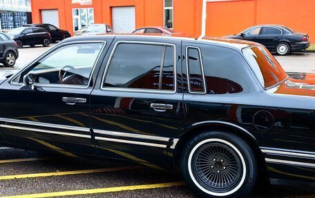 Lincoln Town Car II, 1991 год, 1 499 999 рублей, 8 фотография