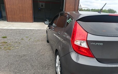 Hyundai Solaris II рестайлинг, 2011 год, 750 000 рублей, 5 фотография