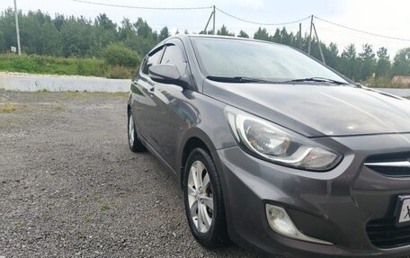 Hyundai Solaris II рестайлинг, 2011 год, 750 000 рублей, 6 фотография