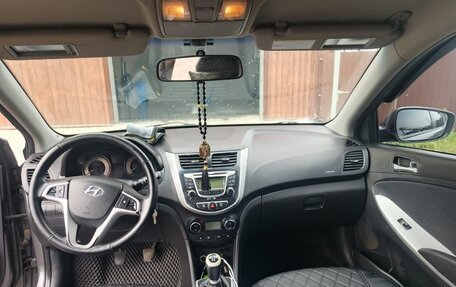 Hyundai Solaris II рестайлинг, 2011 год, 750 000 рублей, 8 фотография