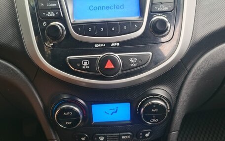 Hyundai Solaris II рестайлинг, 2011 год, 750 000 рублей, 12 фотография