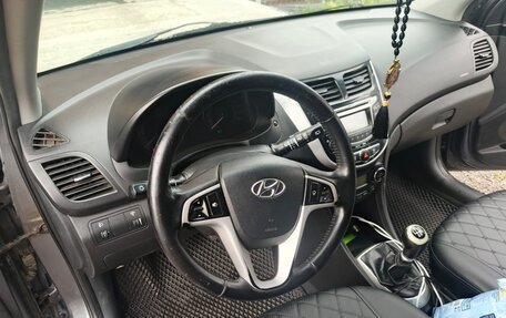 Hyundai Solaris II рестайлинг, 2011 год, 750 000 рублей, 14 фотография