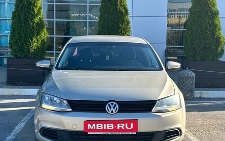 Volkswagen Jetta VI, 2013 год, 945 000 рублей, 2 фотография