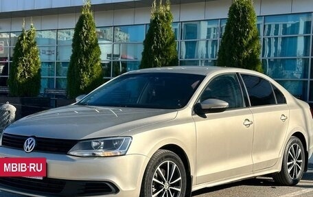 Volkswagen Jetta VI, 2013 год, 945 000 рублей, 3 фотография