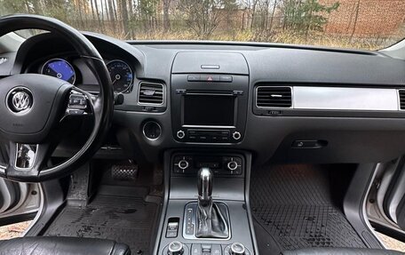 Volkswagen Touareg III, 2012 год, 1 400 000 рублей, 11 фотография