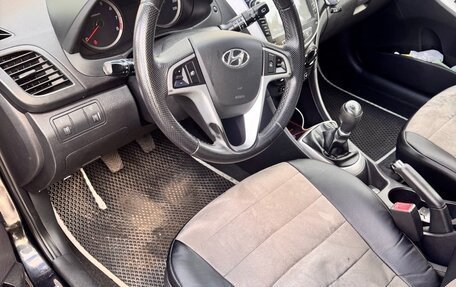 Hyundai Solaris II рестайлинг, 2011 год, 450 000 рублей, 10 фотография