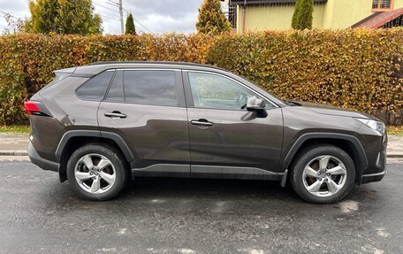 Toyota RAV4, 2019 год, 2 900 000 рублей, 3 фотография