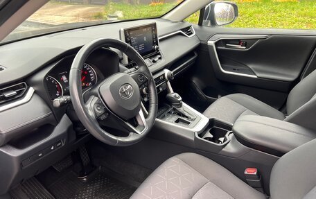 Toyota RAV4, 2019 год, 2 900 000 рублей, 9 фотография
