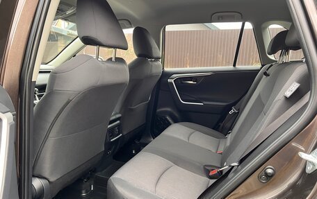 Toyota RAV4, 2019 год, 2 900 000 рублей, 11 фотография