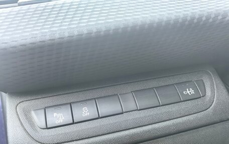 Peugeot 2008 II, 2013 год, 880 000 рублей, 16 фотография