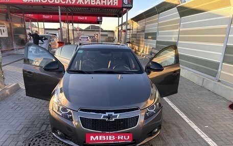 Chevrolet Cruze II, 2010 год, 875 000 рублей, 5 фотография