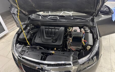 Chevrolet Cruze II, 2010 год, 875 000 рублей, 10 фотография