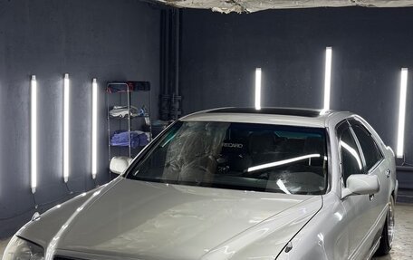 Toyota Crown, 2001 год, 1 600 000 рублей, 1 фотография