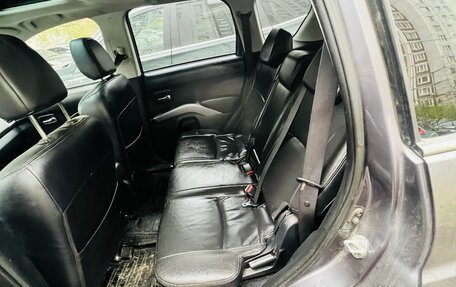 Mitsubishi Outlander III рестайлинг 3, 2008 год, 900 000 рублей, 11 фотография