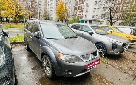 Mitsubishi Outlander III рестайлинг 3, 2008 год, 900 000 рублей, 9 фотография
