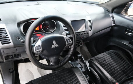 Mitsubishi Outlander III рестайлинг 3, 2008 год, 1 099 000 рублей, 12 фотография