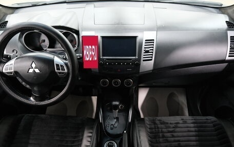 Mitsubishi Outlander III рестайлинг 3, 2008 год, 1 099 000 рублей, 15 фотография