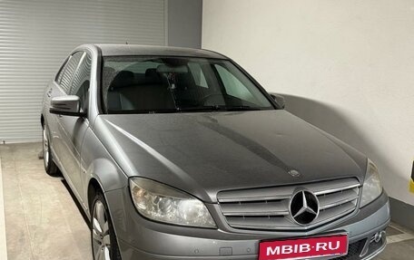Mercedes-Benz C-Класс, 2009 год, 1 020 000 рублей, 1 фотография