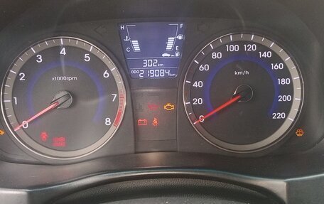 Hyundai Solaris II рестайлинг, 2013 год, 690 000 рублей, 1 фотография