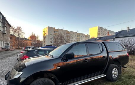 Mitsubishi L200 IV рестайлинг, 2014 год, 1 300 000 рублей, 6 фотография