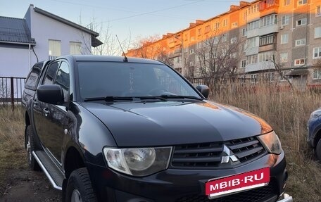 Mitsubishi L200 IV рестайлинг, 2014 год, 1 300 000 рублей, 2 фотография