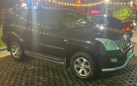 Toyota Land Cruiser Prado 120 рестайлинг, 2006 год, 2 100 000 рублей, 2 фотография