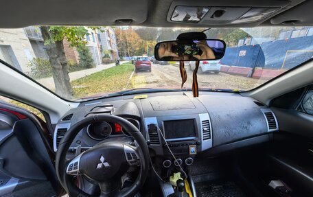 Mitsubishi Outlander III рестайлинг 3, 2007 год, 680 000 рублей, 3 фотография