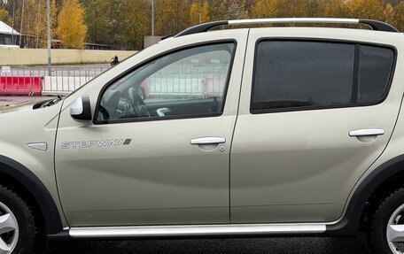 Renault Sandero I, 2013 год, 750 000 рублей, 2 фотография