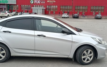 Hyundai Solaris II рестайлинг, 2013 год, 690 000 рублей, 4 фотография