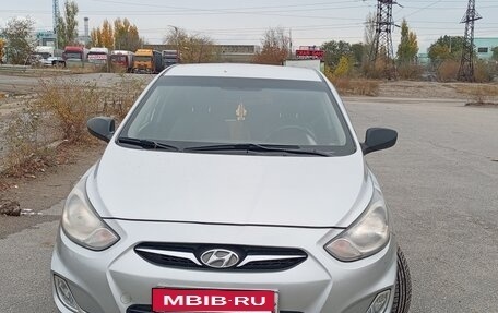 Hyundai Solaris II рестайлинг, 2013 год, 690 000 рублей, 8 фотография