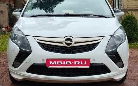 Opel Zafira C рестайлинг, 2013 год, 1 350 000 рублей, 2 фотография