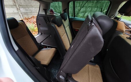 Opel Zafira C рестайлинг, 2013 год, 1 350 000 рублей, 22 фотография