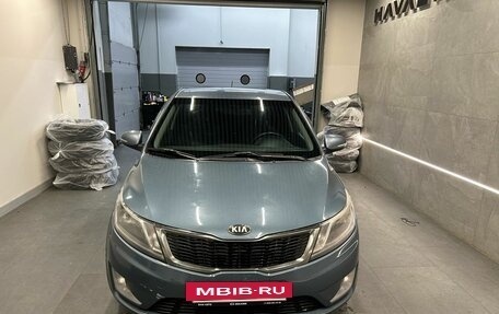 KIA Rio III рестайлинг, 2013 год, 549 000 рублей, 2 фотография